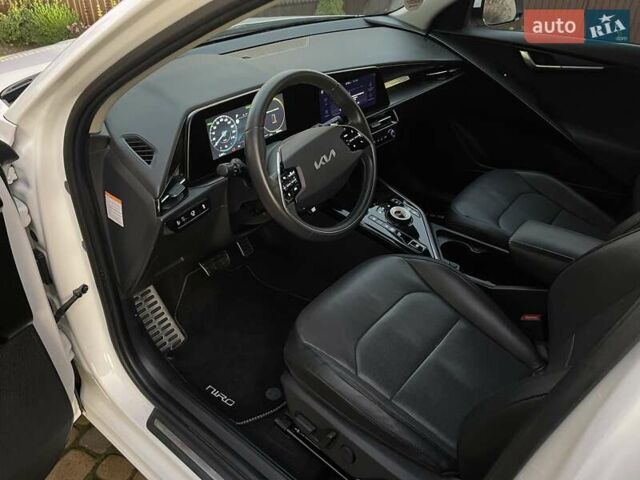 Білий Кіа Niro, об'ємом двигуна 0 л та пробігом 90 тис. км за 25300 $, фото 25 на Automoto.ua
