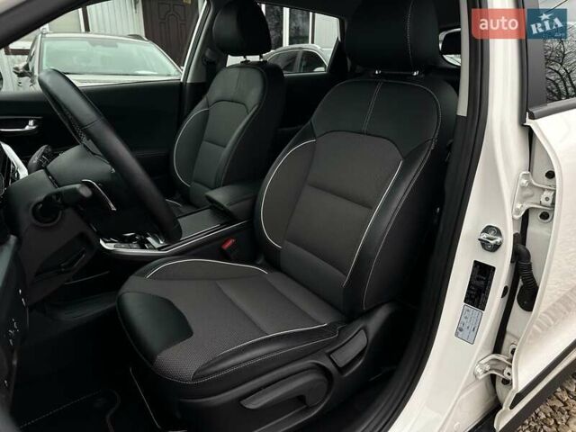 Белый Киа Niro, объемом двигателя 0 л и пробегом 31 тыс. км за 24900 $, фото 1 на Automoto.ua