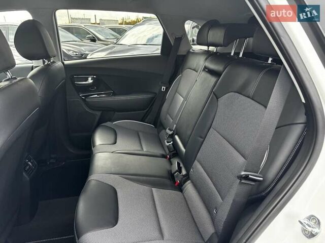 Белый Киа Niro, объемом двигателя 0 л и пробегом 58 тыс. км за 24300 $, фото 25 на Automoto.ua