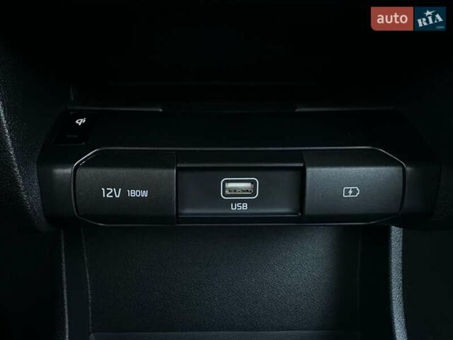 Білий Кіа Niro, об'ємом двигуна 0 л та пробігом 31 тис. км за 24800 $, фото 62 на Automoto.ua