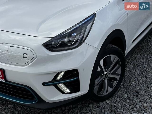 Белый Киа Niro, объемом двигателя 0 л и пробегом 58 тыс. км за 24300 $, фото 1 на Automoto.ua
