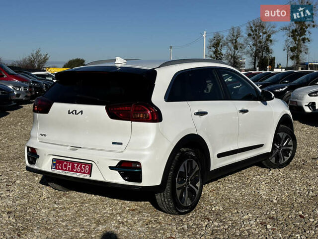 Білий Кіа Niro, об'ємом двигуна 0 л та пробігом 44 тис. км за 23900 $, фото 24 на Automoto.ua