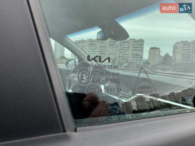 Білий Кіа Niro, об'ємом двигуна 0 л та пробігом 136 тис. км за 20500 $, фото 46 на Automoto.ua
