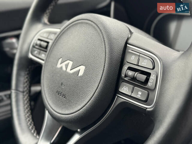 Білий Кіа Niro, об'ємом двигуна 0 л та пробігом 136 тис. км за 20500 $, фото 26 на Automoto.ua
