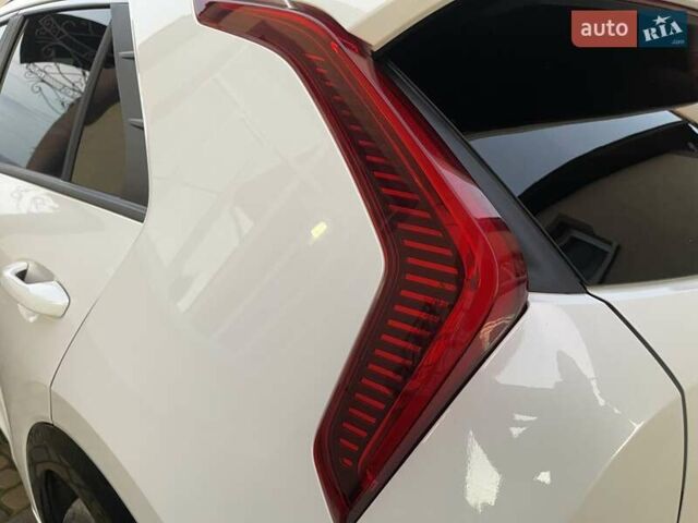 Білий Кіа Niro, об'ємом двигуна 0 л та пробігом 90 тис. км за 25300 $, фото 15 на Automoto.ua