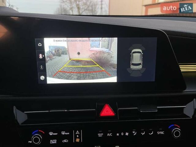 Білий Кіа Niro, об'ємом двигуна 0 л та пробігом 90 тис. км за 25300 $, фото 37 на Automoto.ua