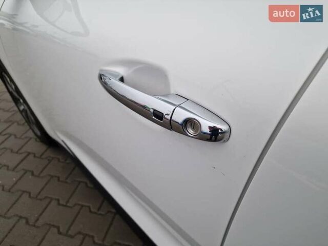 Білий Кіа Niro, об'ємом двигуна 0 л та пробігом 107 тис. км за 20600 $, фото 18 на Automoto.ua