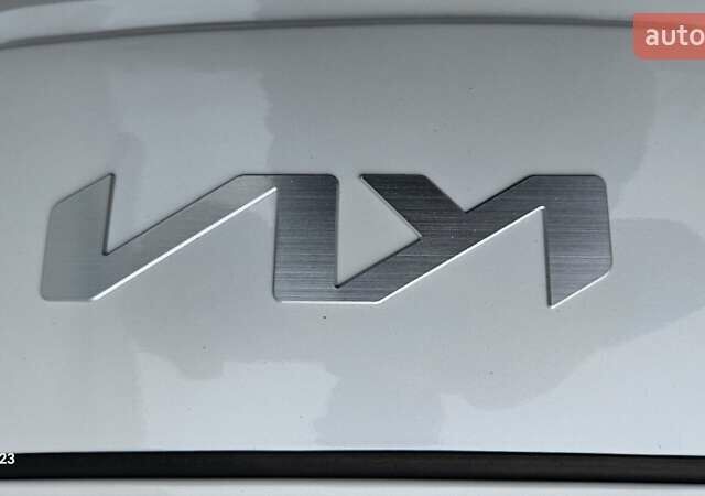 Белый Киа Niro, объемом двигателя 0 л и пробегом 131 тыс. км за 19999 $, фото 16 на Automoto.ua