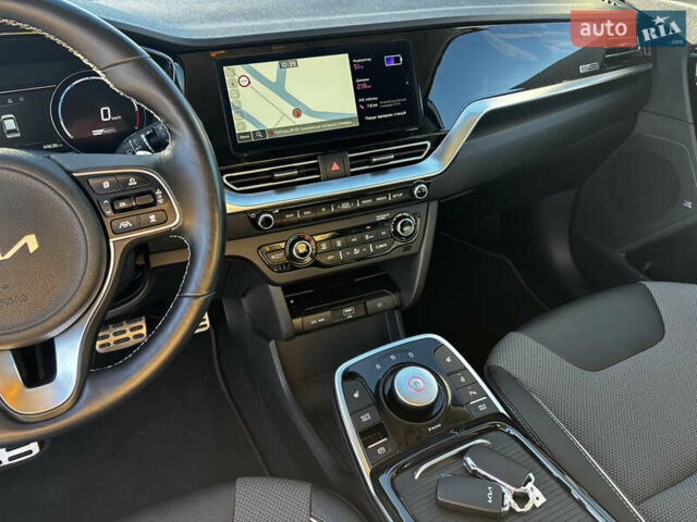 Білий Кіа Niro, об'ємом двигуна 0 л та пробігом 44 тис. км за 23900 $, фото 2 на Automoto.ua