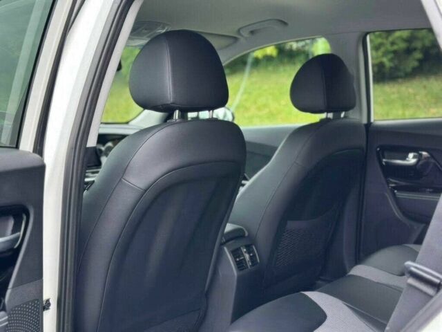 Білий Кіа Niro, об'ємом двигуна 0 л та пробігом 10 тис. км за 17000 $, фото 10 на Automoto.ua