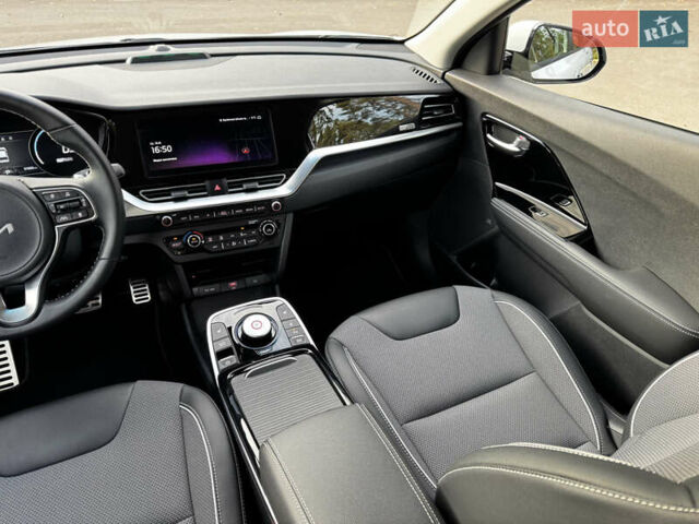 Белый Киа Niro, объемом двигателя 0 л и пробегом 44 тыс. км за 24600 $, фото 49 на Automoto.ua
