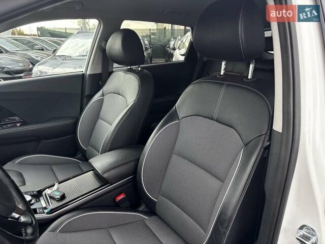 Белый Киа Niro, объемом двигателя 0 л и пробегом 58 тыс. км за 24300 $, фото 27 на Automoto.ua