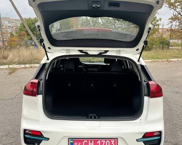 Кіа Niro 2022 у Кропивницькому (Кіровограді) на Automoto.ua Білий Кіа Niro, об'ємом двигуна 0 л та пробігом 68 тис. км за 20600 $, фото 4 на Automoto.ua