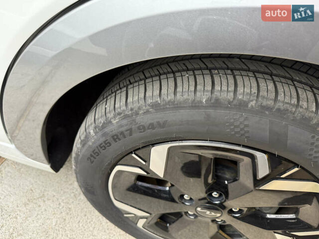 Белый Киа Niro, объемом двигателя 0 л и пробегом 26 тыс. км за 26500 $, фото 40 на Automoto.ua