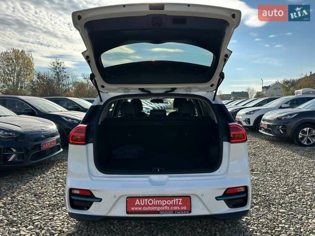 Білий Кіа Niro, об'ємом двигуна 0 л та пробігом 31 тис. км за 24800 $, фото 88 на Automoto.ua