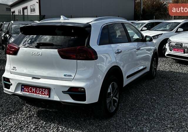Белый Киа Niro, объемом двигателя 0 л и пробегом 58 тыс. км за 24300 $, фото 7 на Automoto.ua