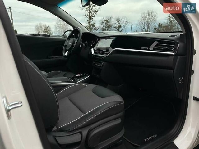 Белый Киа Niro, объемом двигателя 0 л и пробегом 31 тыс. км за 24900 $, фото 77 на Automoto.ua