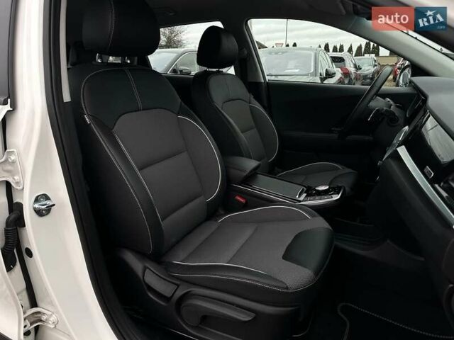 Белый Киа Niro, объемом двигателя 0 л и пробегом 31 тыс. км за 24900 $, фото 79 на Automoto.ua