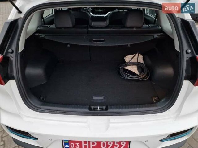 Білий Кіа Niro, об'ємом двигуна 0 л та пробігом 107 тис. км за 20600 $, фото 41 на Automoto.ua