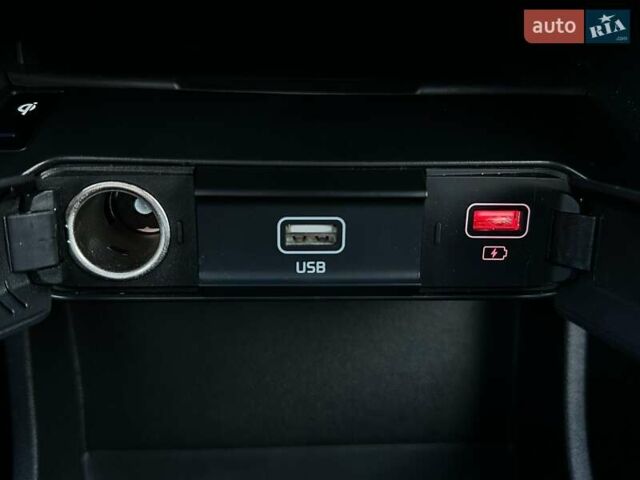 Білий Кіа Niro, об'ємом двигуна 0 л та пробігом 59 тис. км за 24900 $, фото 62 на Automoto.ua