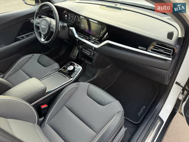 Белый Киа Niro, объемом двигателя 0 л и пробегом 57 тыс. км за 23868 $, фото 65 на Automoto.ua