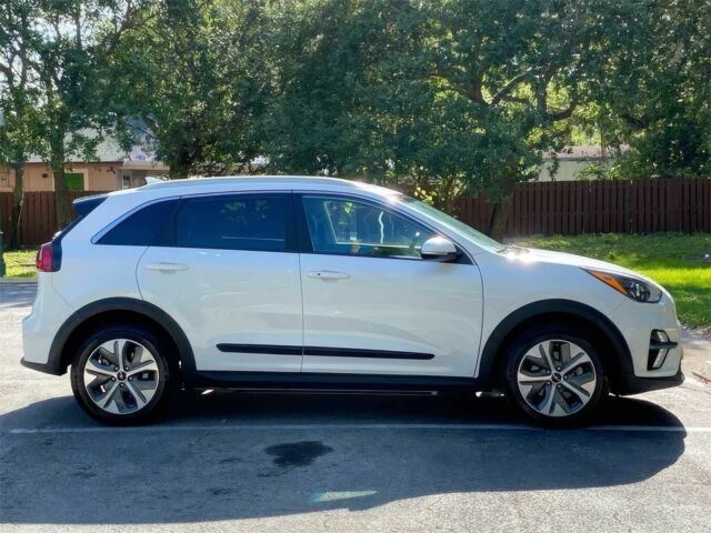 Белый Киа Niro, объемом двигателя 0 л и пробегом 31 тыс. км за 13000 $, фото 3 на Automoto.ua