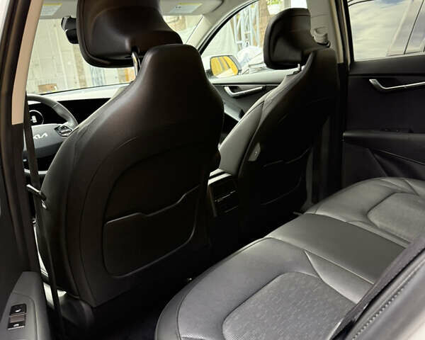 Белый Киа Niro, объемом двигателя 0 л и пробегом 26 тыс. км за 26500 $, фото 26 на Automoto.ua