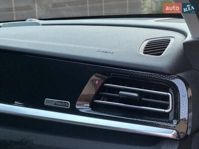 Белый Киа Niro, объемом двигателя 0 л и пробегом 21 тыс. км за 21999 $, фото 49 на Automoto.ua