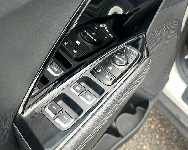 Кіа Niro 2022 у Кропивницькому (Кіровограді) на Automoto.ua Білий Кіа Niro, об'ємом двигуна 0 л та пробігом 68 тис. км за 20600 $, фото 7 на Automoto.ua