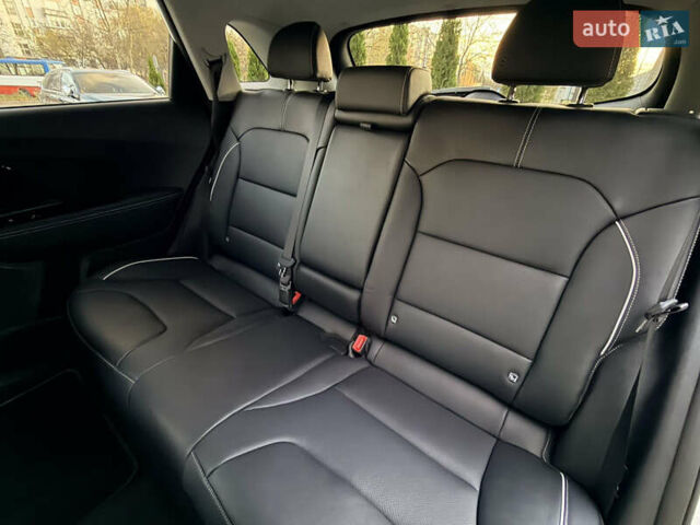 Білий Кіа Niro, об'ємом двигуна 0 л та пробігом 30 тис. км за 24700 $, фото 24 на Automoto.ua