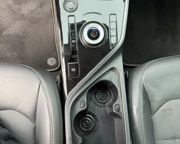Белый Киа Niro, объемом двигателя 0 л и пробегом 56 тыс. км за 24999 $, фото 2 на Automoto.ua