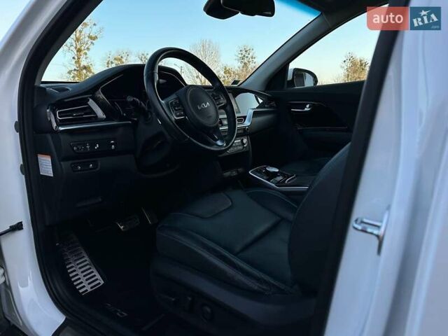 Білий Кіа Niro, об'ємом двигуна 0 л та пробігом 59 тис. км за 24900 $, фото 36 на Automoto.ua