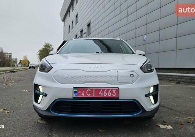 Белый Киа Niro, объемом двигателя 0 л и пробегом 131 тыс. км за 19999 $, фото 9 на Automoto.ua