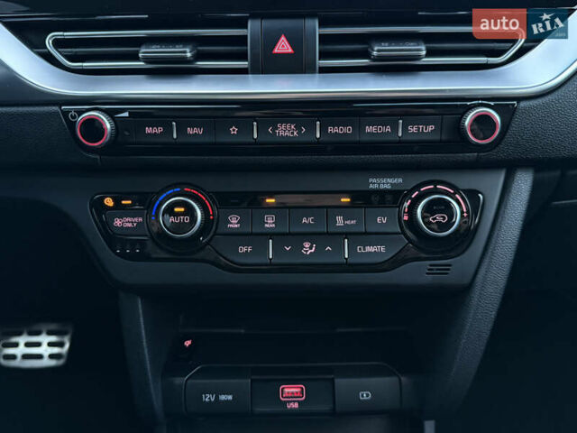 Белый Киа Niro, объемом двигателя 0 л и пробегом 44 тыс. км за 24900 $, фото 77 на Automoto.ua