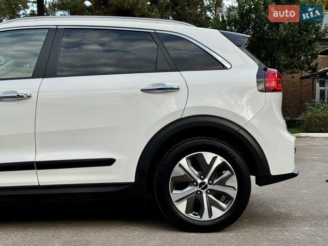 Белый Киа Niro, объемом двигателя 0 л и пробегом 57 тыс. км за 23868 $, фото 31 на Automoto.ua