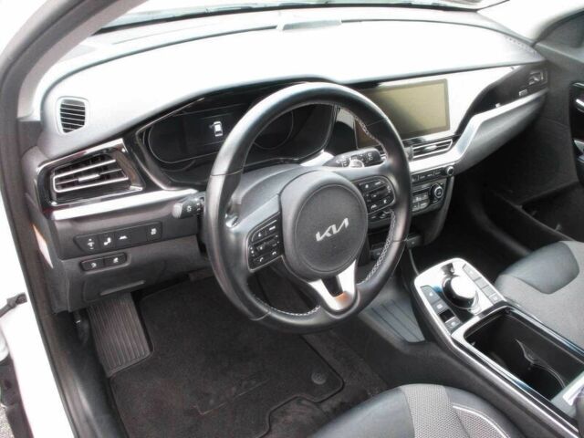 Белый Киа Niro, объемом двигателя 0 л и пробегом 29 тыс. км за 15900 $, фото 5 на Automoto.ua
