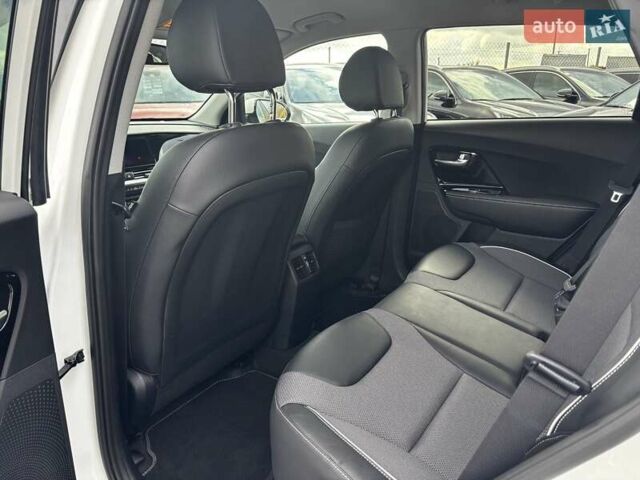 Белый Киа Niro, объемом двигателя 0 л и пробегом 58 тыс. км за 24300 $, фото 28 на Automoto.ua