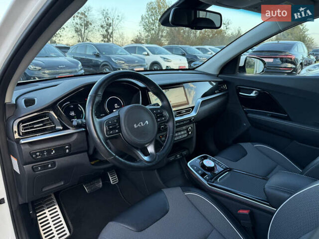 Білий Кіа Niro, об'ємом двигуна 0 л та пробігом 44 тис. км за 24500 $, фото 33 на Automoto.ua