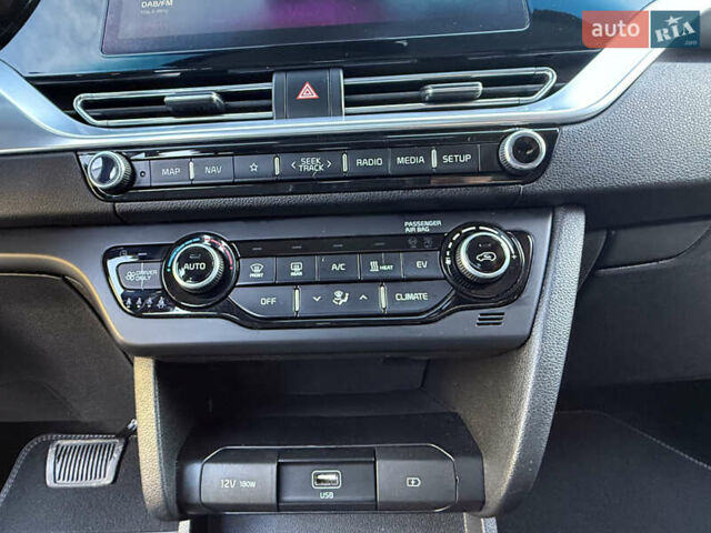 Белый Киа Niro, объемом двигателя 0 л и пробегом 115 тыс. км за 18900 $, фото 31 на Automoto.ua
