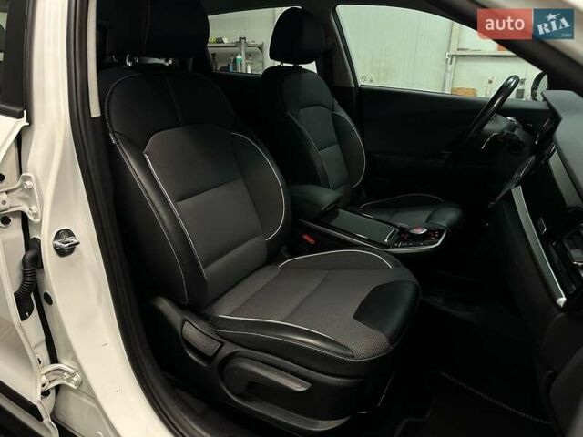 Белый Киа Niro, объемом двигателя 0 л и пробегом 52 тыс. км за 24300 $, фото 73 на Automoto.ua