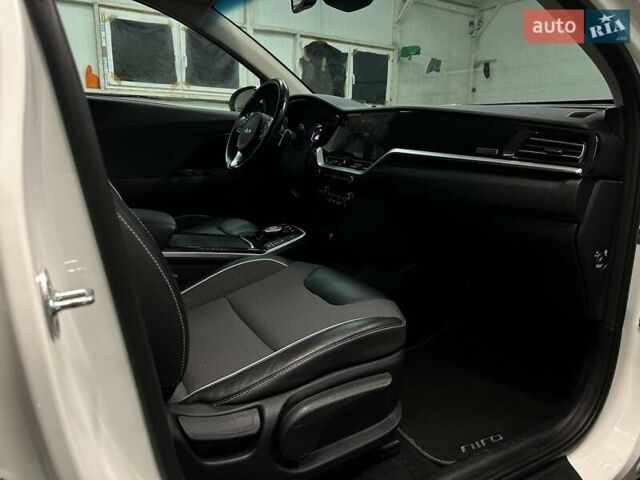Белый Киа Niro, объемом двигателя 0 л и пробегом 52 тыс. км за 24300 $, фото 71 на Automoto.ua
