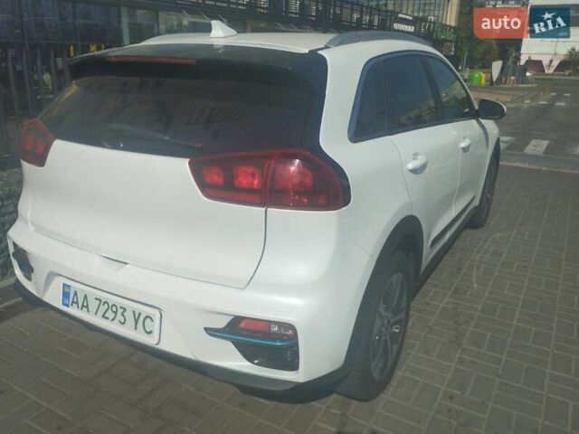 Білий Кіа Niro, об'ємом двигуна 0 л та пробігом 28 тис. км за 14000 $, фото 2 на Automoto.ua