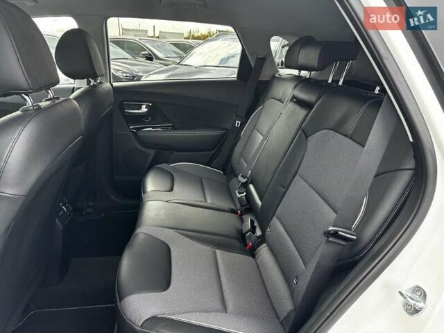 Белый Киа Niro, объемом двигателя 0 л и пробегом 58 тыс. км за 24300 $, фото 23 на Automoto.ua