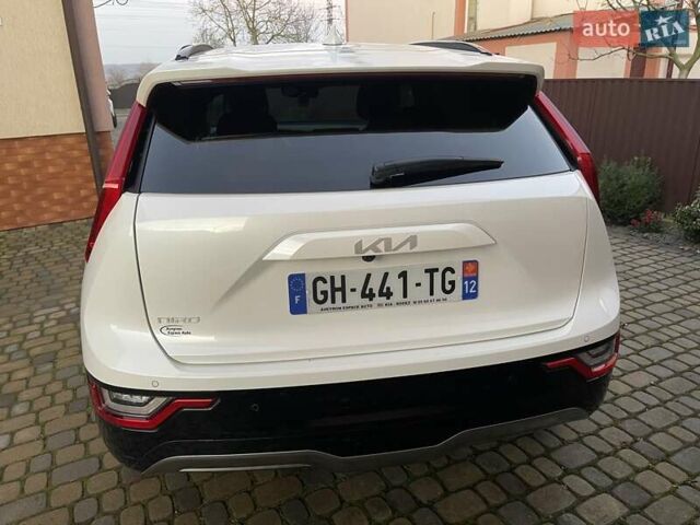 Білий Кіа Niro, об'ємом двигуна 0 л та пробігом 90 тис. км за 25300 $, фото 7 на Automoto.ua