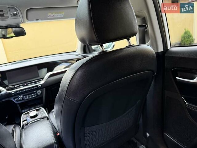 Белый Киа Niro, объемом двигателя 0 л и пробегом 94 тыс. км за 21900 $, фото 117 на Automoto.ua