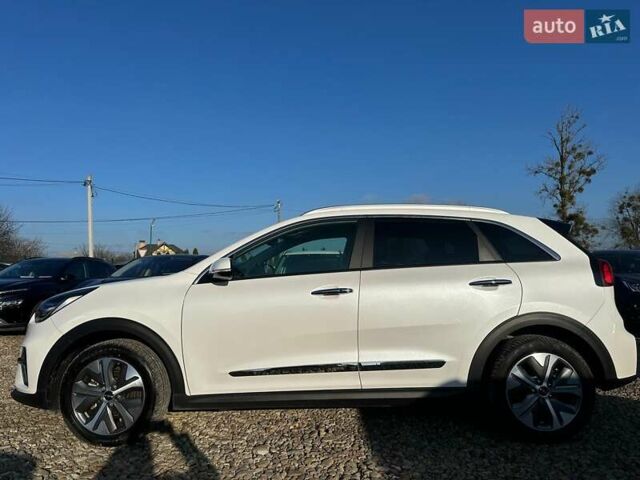 Білий Кіа Niro, об'ємом двигуна 0 л та пробігом 59 тис. км за 24900 $, фото 20 на Automoto.ua