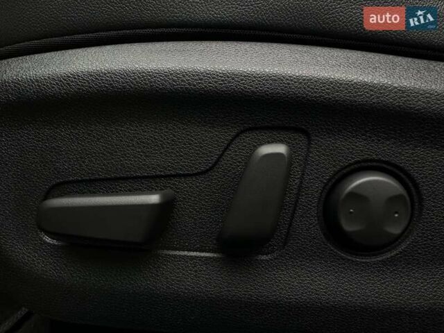 Белый Киа Niro, объемом двигателя 0 л и пробегом 47 тыс. км за 24900 $, фото 2 на Automoto.ua