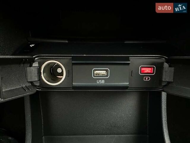 Белый Киа Niro, объемом двигателя 0 л и пробегом 47 тыс. км за 24900 $, фото 74 на Automoto.ua