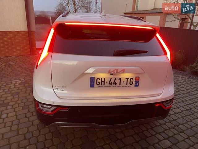 Білий Кіа Niro, об'ємом двигуна 0 л та пробігом 90 тис. км за 25300 $, фото 17 на Automoto.ua