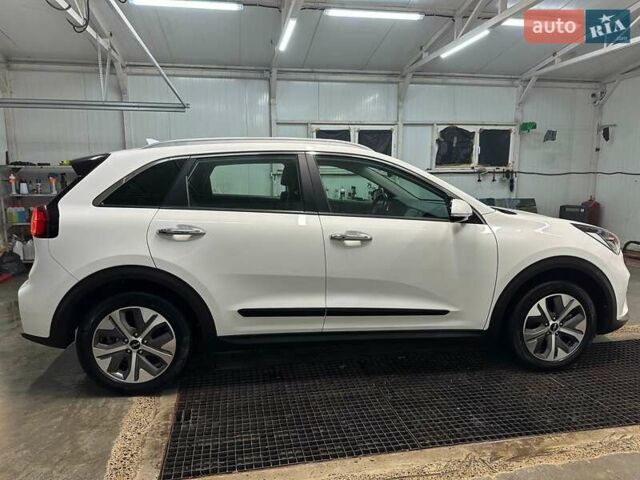 Белый Киа Niro, объемом двигателя 0 л и пробегом 52 тыс. км за 24300 $, фото 19 на Automoto.ua
